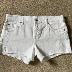 NWT 7 for all mankind size 28 white cut off shorts.